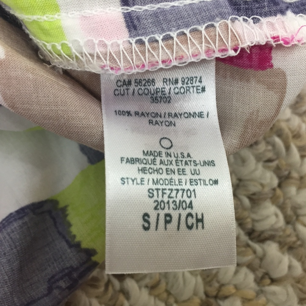 Splendid Top Abstract Square Print - Picture 7 of 7